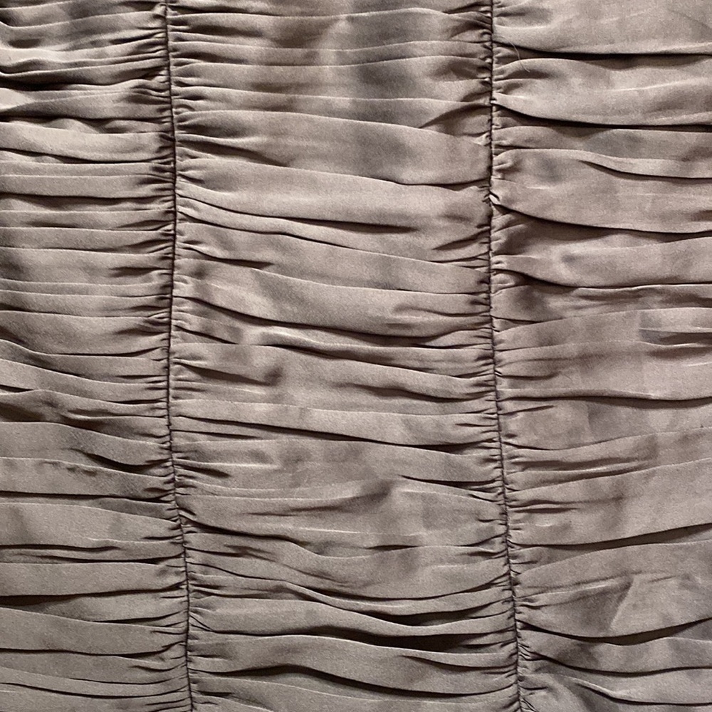 H&M GRAY STRAPLESS RUCHED PLEATED FITTED COCKTAIL DRESS SIZE 2 - Picture 4 of 5